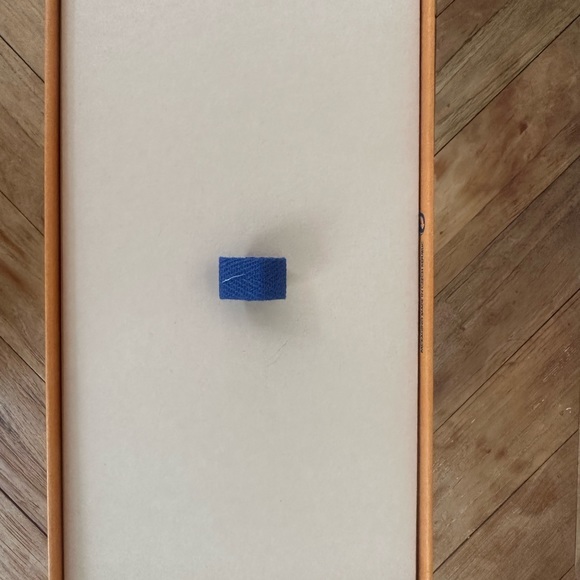 A used storage box for Louis Vuitton small bag. It is in perfect condition. - Picture 6 of 7